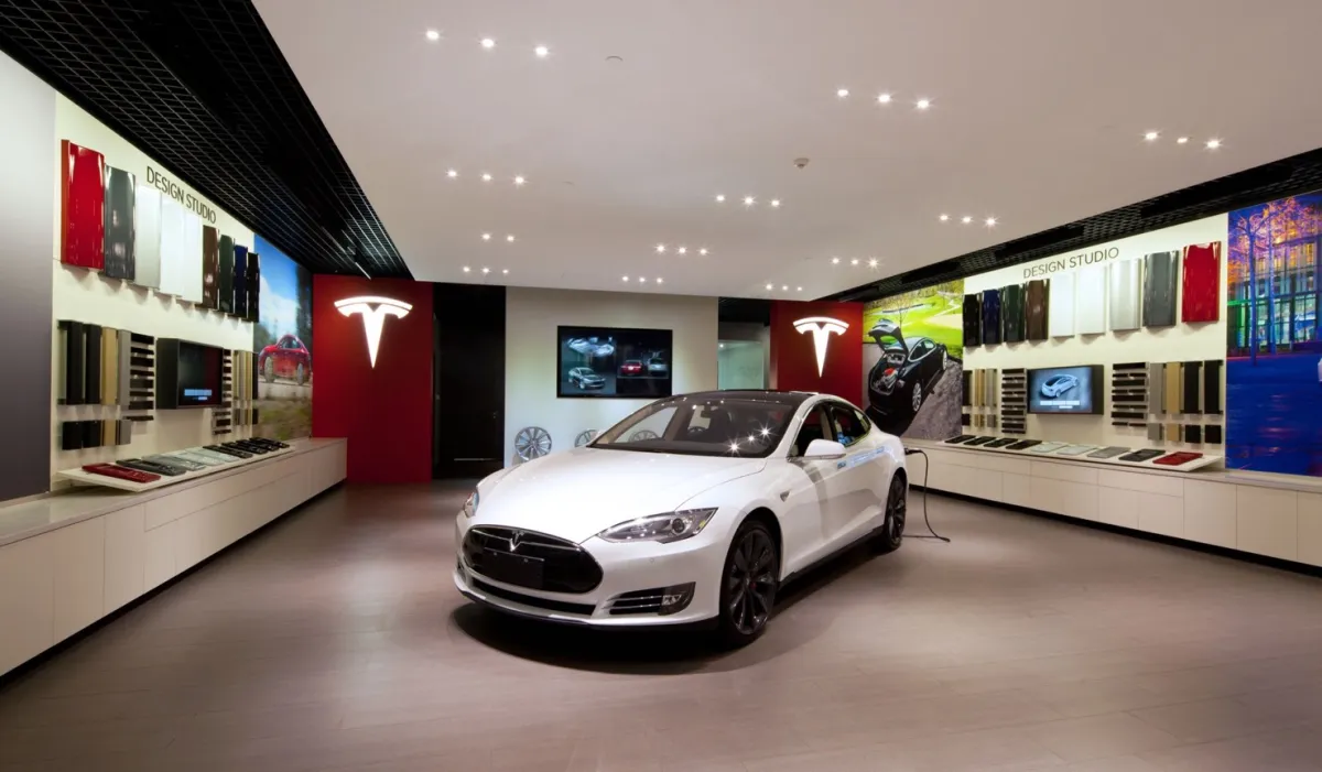 Tesla 2500 sqm / Design & Build / Chengdu